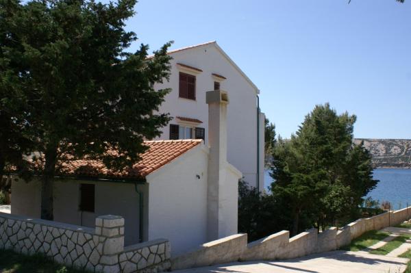 Apartments by the sea Stara Novalja, Pag - 4056, Book Apartment Kvarner Hotels with a Parking, Parking