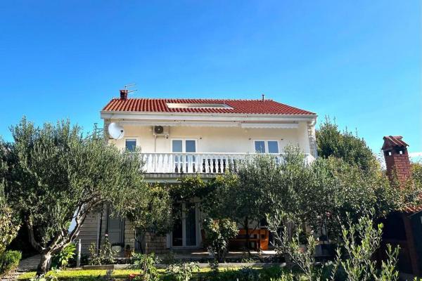 Apartments with a parking space Vlasici, Pag - 4139, Reserva ahora Apartamento Hoteles en Kvarner con aparcamiento, Aparcamiento