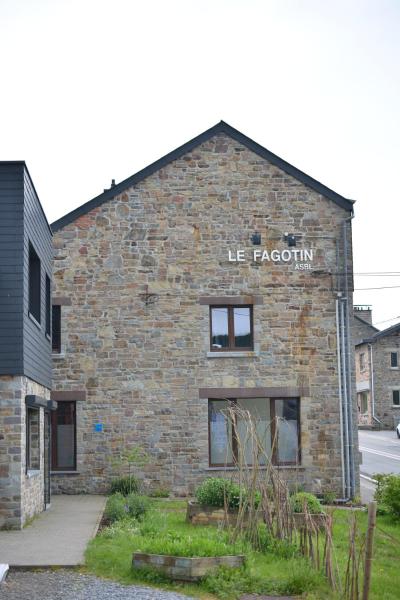Le Fagotin - Youth hostel, Prenota Agriturismo Hotel economici a Provincia di Liegi