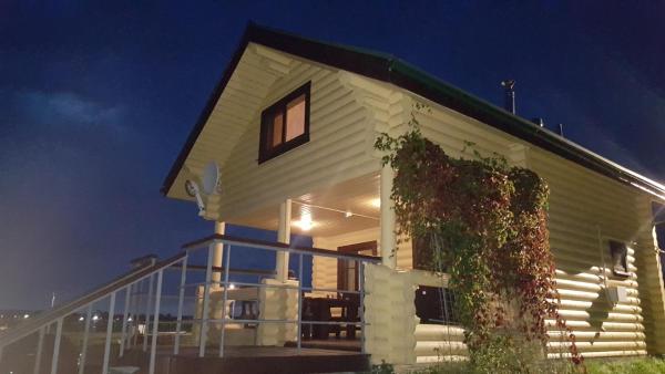 YAkornaya, Buchen Sie Cottage Voznesenje 