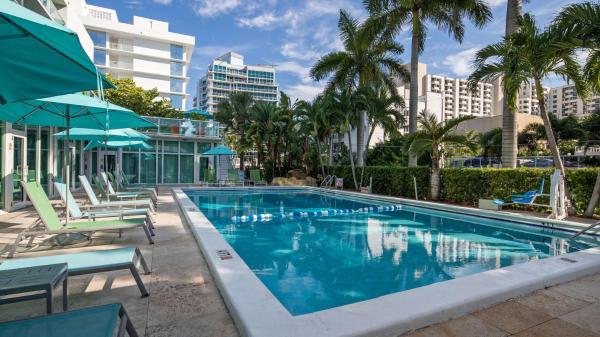 Best Western Plus Oceanside Inn, Buchen Sie Hotel Hotels in Broward County mit Pool, Schwimmbad