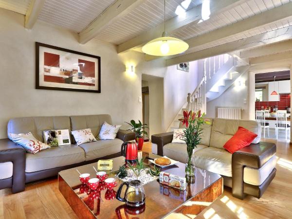 Charming holiday home with garden, Prenota Casa vacanze Hotel a Bretagna con parcheggio, Parcheggio