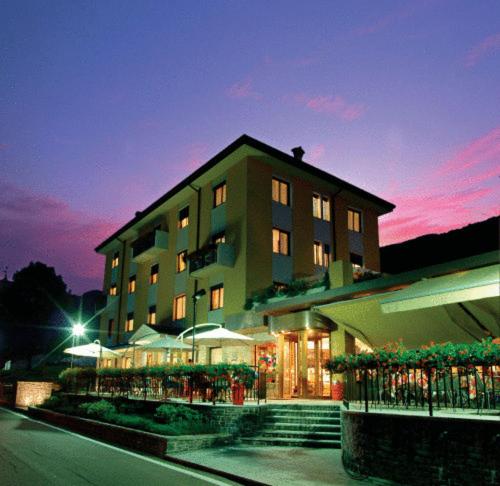 Hotel Ristorante Costa, Buchen Sie Hotel Costa Valle Imagna 