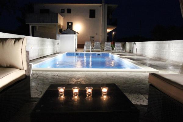 Apartments with a swimming pool Gustirna, Trogir - 11703, Book Apartment Gustirna Split Region