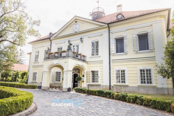 Szidónia Castle, Buchen Sie Hotel Hotels mit Pool in Western Transdanubia, Schwimmbad