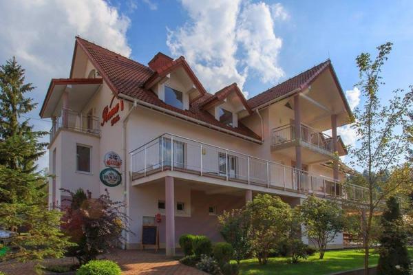 Willa Roma, Prenota Bed & breakfast Hotel a Silesia con parcheggio, Parcheggio