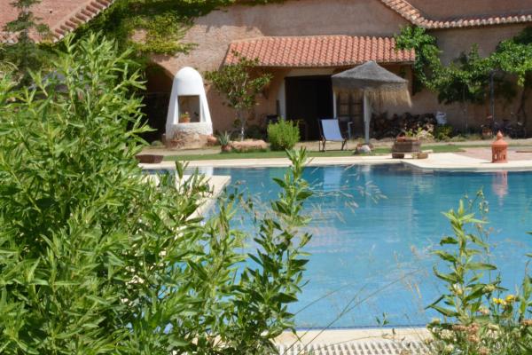 Hábitat Troglodita Almagruz, Buchen Sie Ferienhof Hotels mit Pool in Paulenca, Schwimmbad