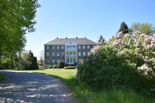 Gutshaus Volzrade Hotel & Ferienwohnungen in Elbnähe, Prenota Hotel Lübtheen 