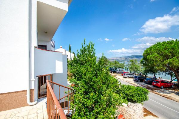 Apartments Tabak, Buchen Sie Ferienwohnung Hotels in Gespanschaft Split-Dalmatien mit Parkplatz, Parkplätze