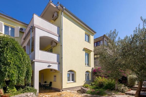 Apartments and rooms with parking space Kraljevica - 17589, Book Apartment Kvarner Hotels with a Parking, Parking