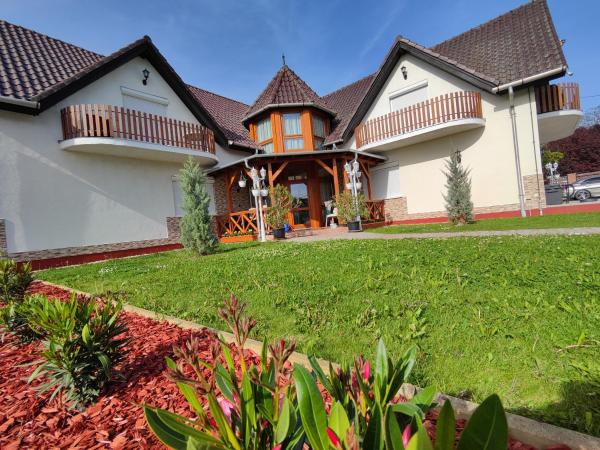 Havasi Vendégház, Buchen Sie Ferienwohnung Hotels mit Pool in Western Transdanubia, Schwimmbad