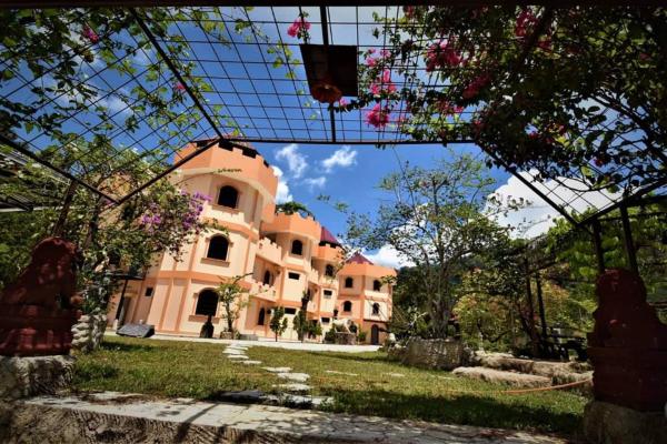 Lake Castle, Buchen Sie Privatzimmer Sungai Lembing Pahang