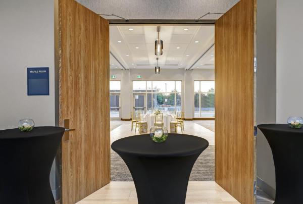 Holiday Inn Express - Kingston West by IHG, Prenota Hotel Hotel con piscina a Ontario, Piscina