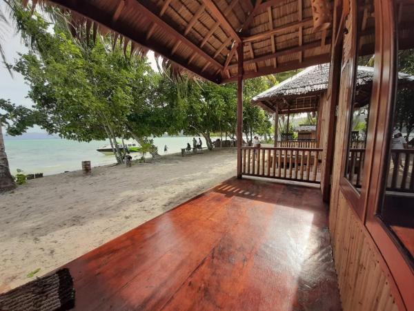 Aldejus Homestay, Prenota Hotel Yennanas Besir West Papua