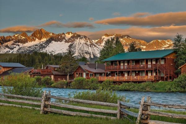 Redfish Riverside Inn, Buchen Sie Hotel Stanley Idaho