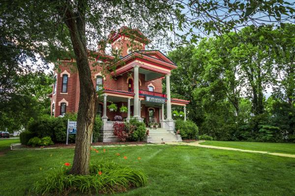Lyons'' Twin Mansions B&B And Spa