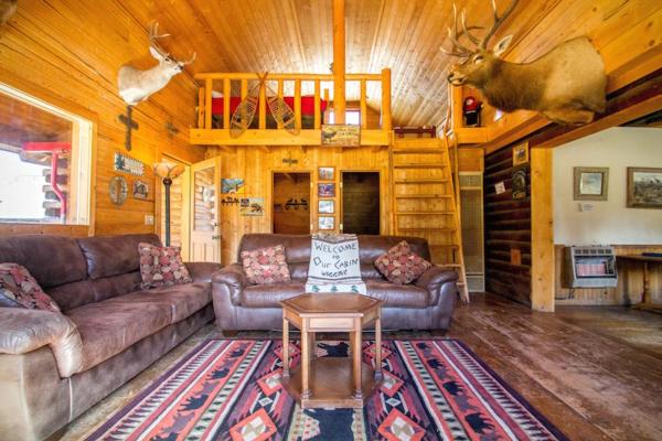 Wiggins Cabin In Upper Valley With High Speed Wifi, Buchen Sie Ferienhaus Hotels in New Mexico mit Parkplatz, Parkplätze