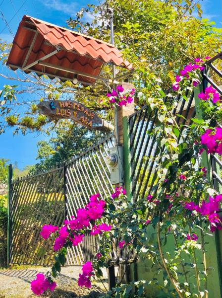 Hospedaje Luis & Ana, Prenota Bed & breakfast Hotel a Cartago con parcheggio, Parcheggio