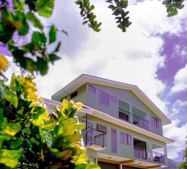 Cap-sud self catering, Buchen Sie Ferienhaus Hotels in Mahé mit Parkplatz, Parkplätze