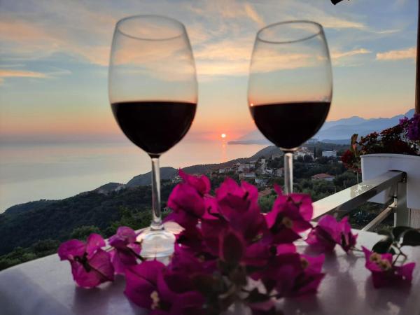 Eduard Lagji Apartament, Buchen Sie Pension Hotels in Qark Vlora mit Parkplatz, Parkplätze