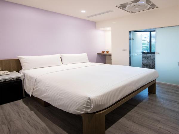 Metro Apartment