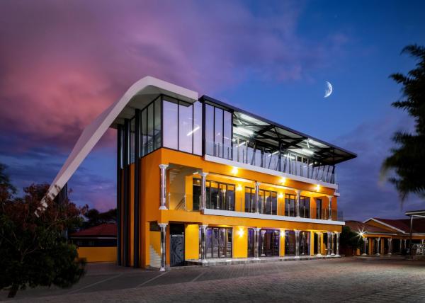 SelaMod Village Guest House, Prenota Affittacamere Tshaneng North West