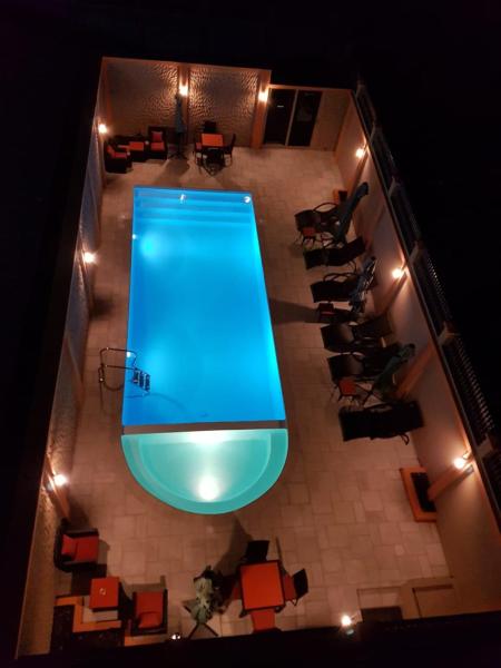 Select Hotel