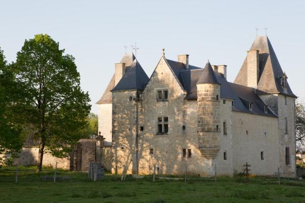 Château de Bois Charmant, Réserver Chambre d'hôtes Les Nouillers 
