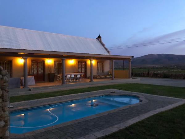Celebratio Pomegranate Farm, Réserver Séjour à la ferme Oudtshoorn Klein Karoo
