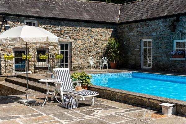 Ardnavaha House - Poolside Cottages, Prenota Casa vacanze Clonakilty 