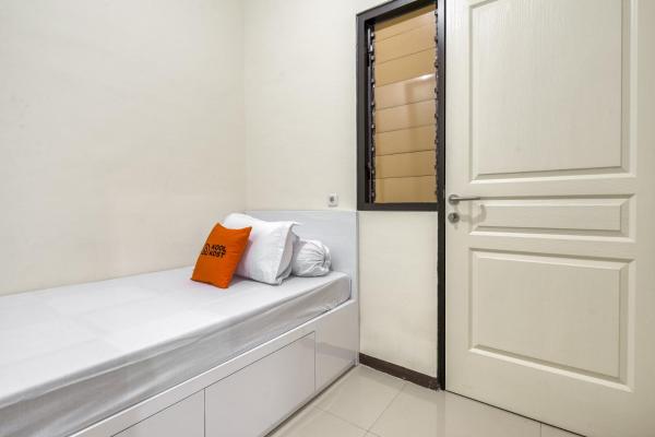 KoolKost Syariah near Kaza Mall Surabaya