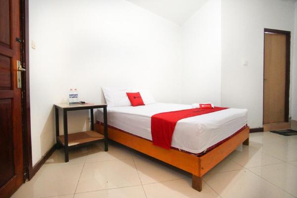 RedDoorz near Mal Abepura, Prenota Affittacamere Abepura 