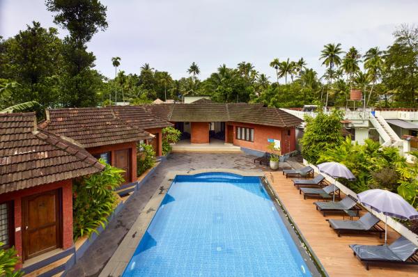 Deshadan Cliff & Beach Resort,Varkala, Prenota Resort Hotel a Varkala con piscina, Piscina