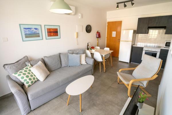 Blu Mackenzie 1 bdr Flat with Pool