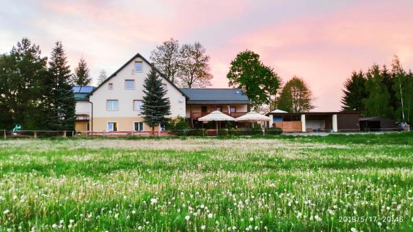 Agroturystyka I Smazalnia Pod Zlota Rybka, Réserver Hôtel Wolany Basse-Silésie
