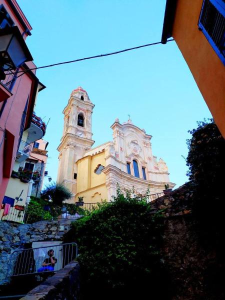 tra il borgo e il mare, Buchen Sie Bed & Breakfast Cervo Blumenriviera