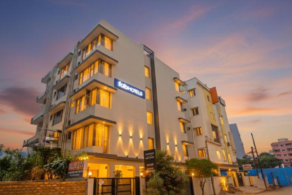 FabHotel Pride Inn - Nr TCS Deccan Park, Hitech City, Réserver Hôtel Madhapur 