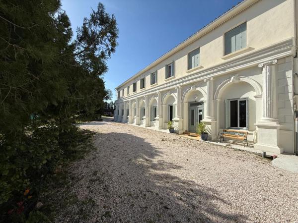HOTEL LE FLOREAL, Prenota  Le Nayrac 