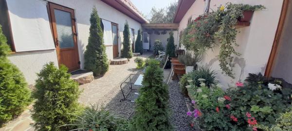 KOMFORT, Prenota Appartamento Hotel a Carpathians - Ukraine con parcheggio, Parcheggio