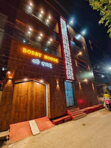 Hotel Bobby house 450m from beach & 1 km from temple