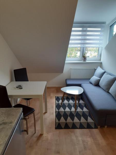 Attic rooms at Laisves avenue, Buchen Sie Ferienwohnung Kaunas Bezirk Kaunas