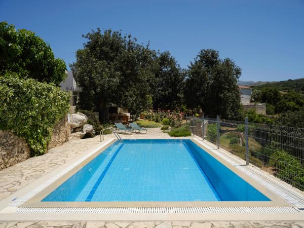 Villa Nikolaos, Book Villa Hotels in Elefterna with a Pool, Swimming Pool