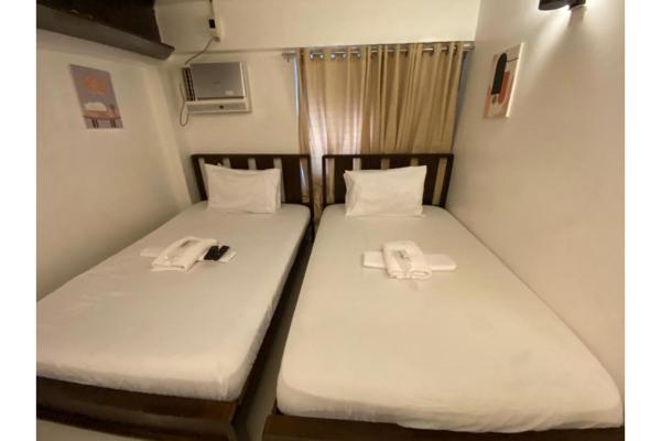 E Relaxed Haven Transient House, Prenota Hotel Hotel a Luzon con parcheggio, Parcheggio