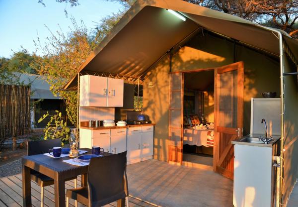 Muchenje self-catering Tents, Prenota Campeggio di lusso Hotel con piscina a Northwest District, Piscina