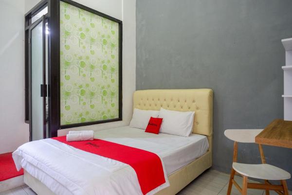 RedDoorz Syariah Near Alun Alun Kajen, Buchen Sie Hotel Pekalongan Central Java