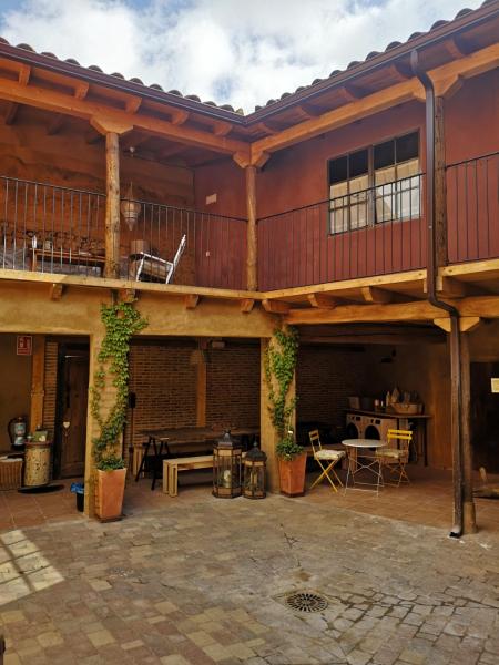 L Abilleiru Albergue Rural, Buchen Sie Hostel Santibáñez de Valdeiglesias 