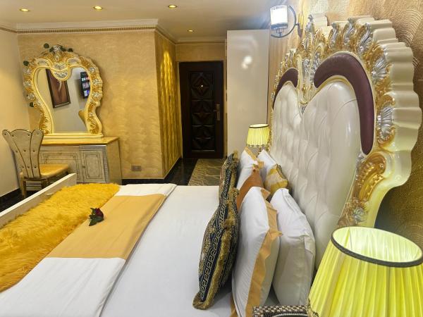 Tobby Royal Suites