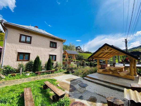 Casa Agroturistica Tarancuta din Vatra Moldovitei, Reserva ahora Hostal o pensión Hoteles en Suceava con aparcamiento, Aparcamiento