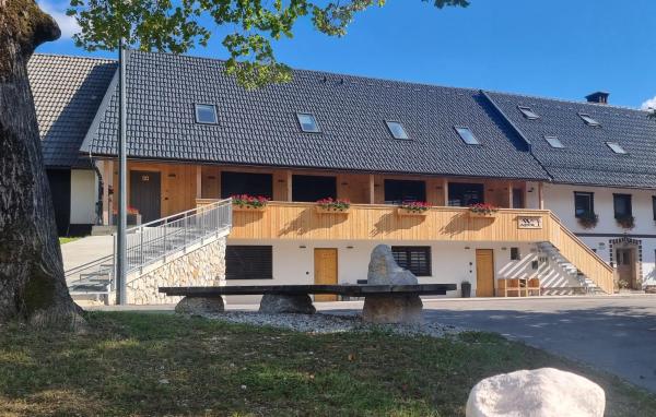 Pr `Agotnik Apartments & Rooms Bohinj, Buchen Sie Ferienwohnung Hotels in Gorenjska mit Parkplatz, Parkplätze