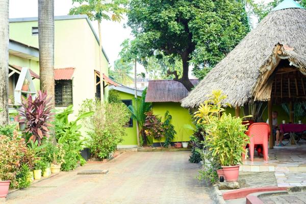 L&J Modern Backpackers Kinondoni, Buchen Sie Bed & Breakfast Mwananyamala Daressalam